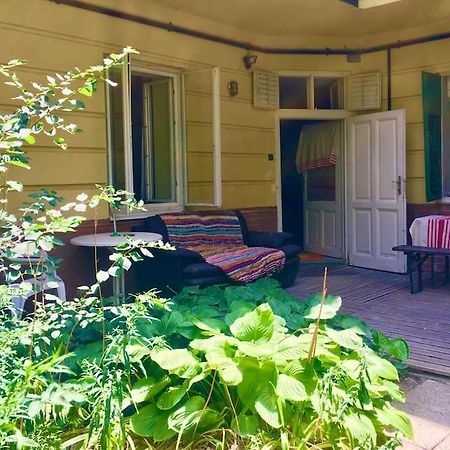 Vintage Studio Apartment, Garden And Free Parking Budapest Bagian luar foto
