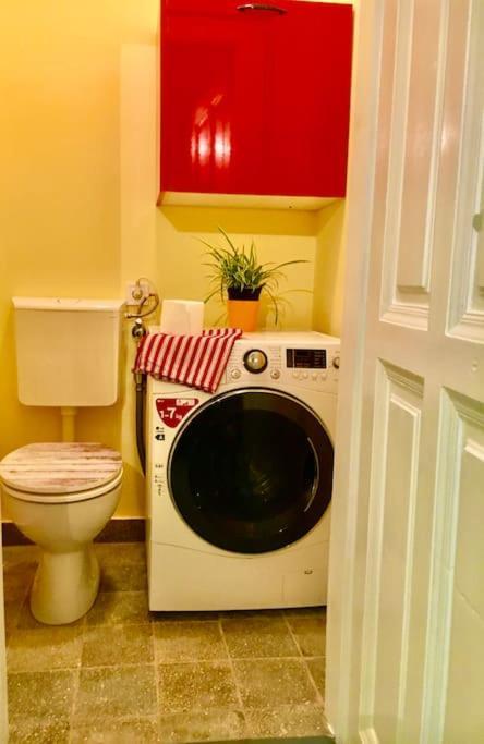 Vintage Studio Apartment, Garden And Free Parking Budapest Bagian luar foto