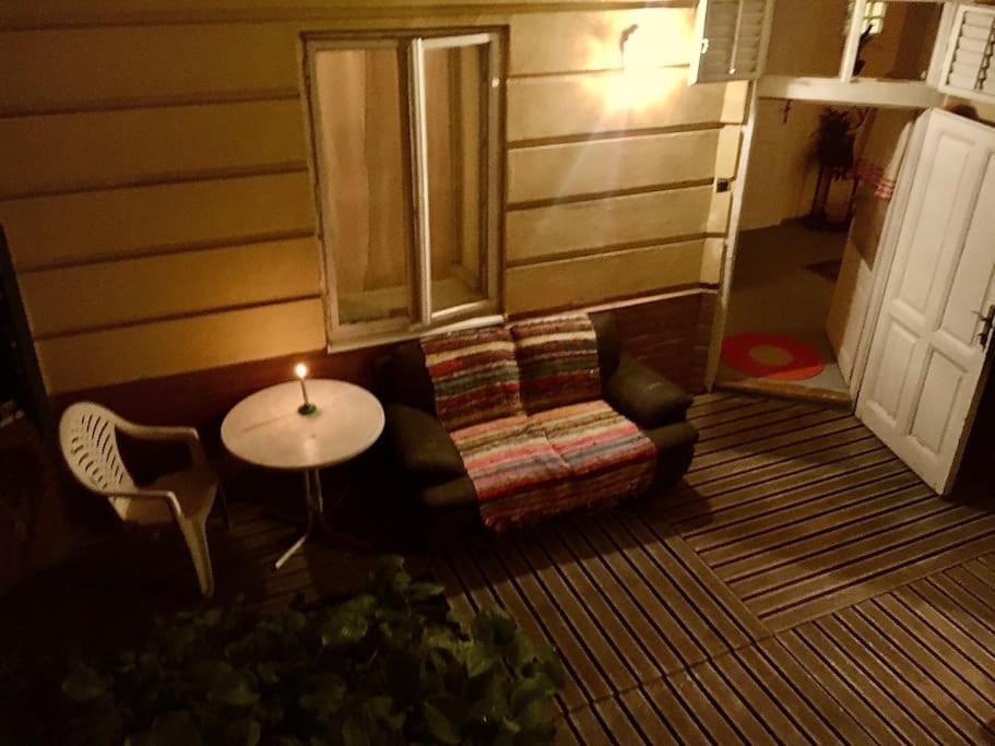 Vintage Studio Apartment, Garden And Free Parking Budapest Bagian luar foto
