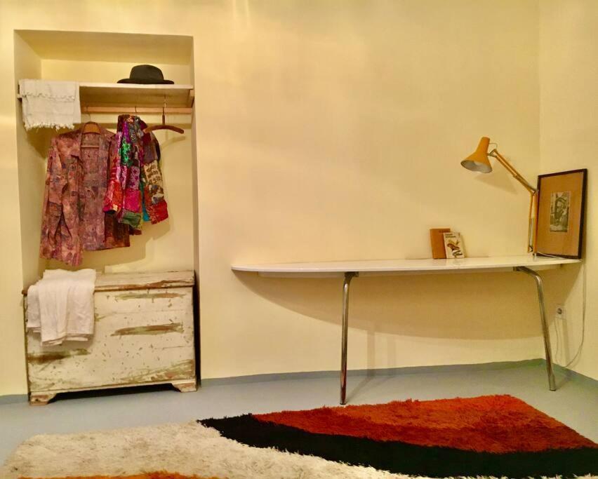 Vintage Studio Apartment, Garden And Free Parking Budapest Bagian luar foto