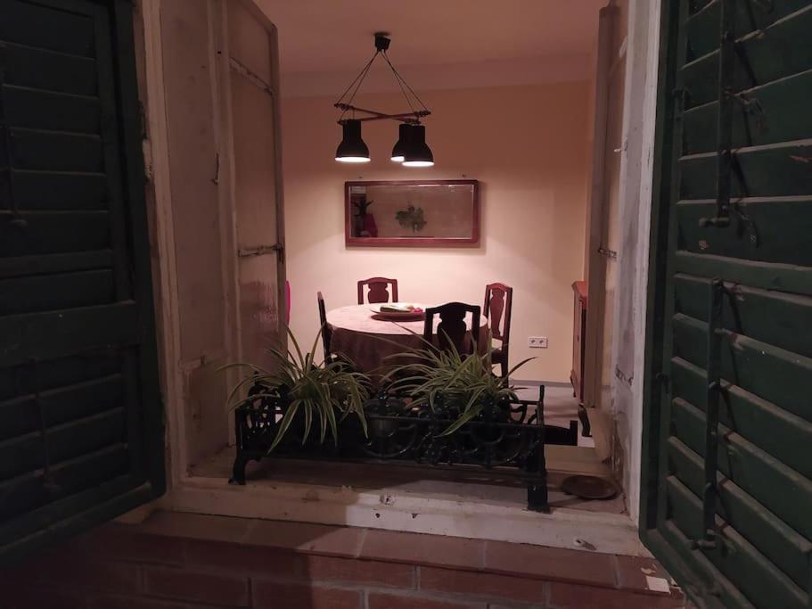 Vintage Studio Apartment, Garden And Free Parking Budapest Bagian luar foto